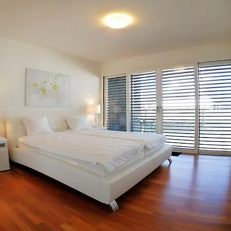 Lake View Penthouse Apt 701 Air-conditioned Apartman Locarno