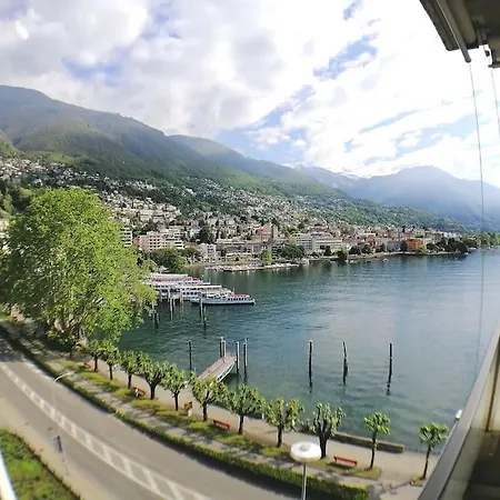 Apartman Lake View Penthouse Apt 701 Air-conditioned Locarno