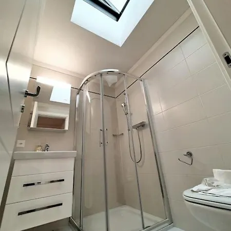 Lake View Penthouse Apt 701 Air-conditioned *
