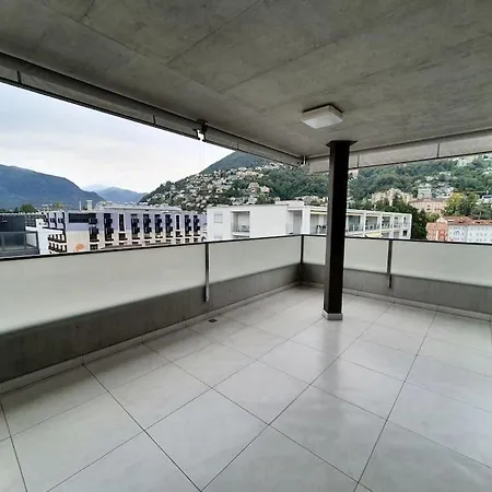Lake View Penthouse Apt 701 Air-conditioned * 洛迦诺